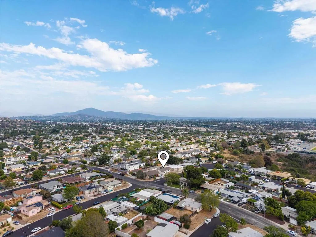 https://cdn.realtyfeed.com/cdn/127/306786974/8789c445a9131a24ab71b89ce3531237.webp