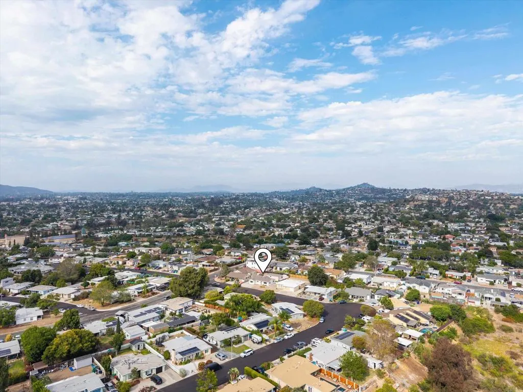 https://cdn.realtyfeed.com/cdn/127/306786974/bc604d021024b8098ca2b2dc07ce71df.webp