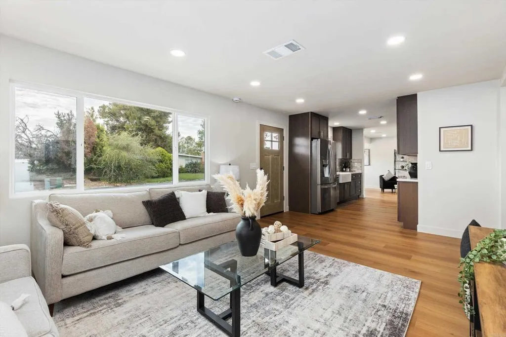 https://cdn.realtyfeed.com/cdn/127/306786974/e2dd4c196afac901ebe419699bde69d9.webp