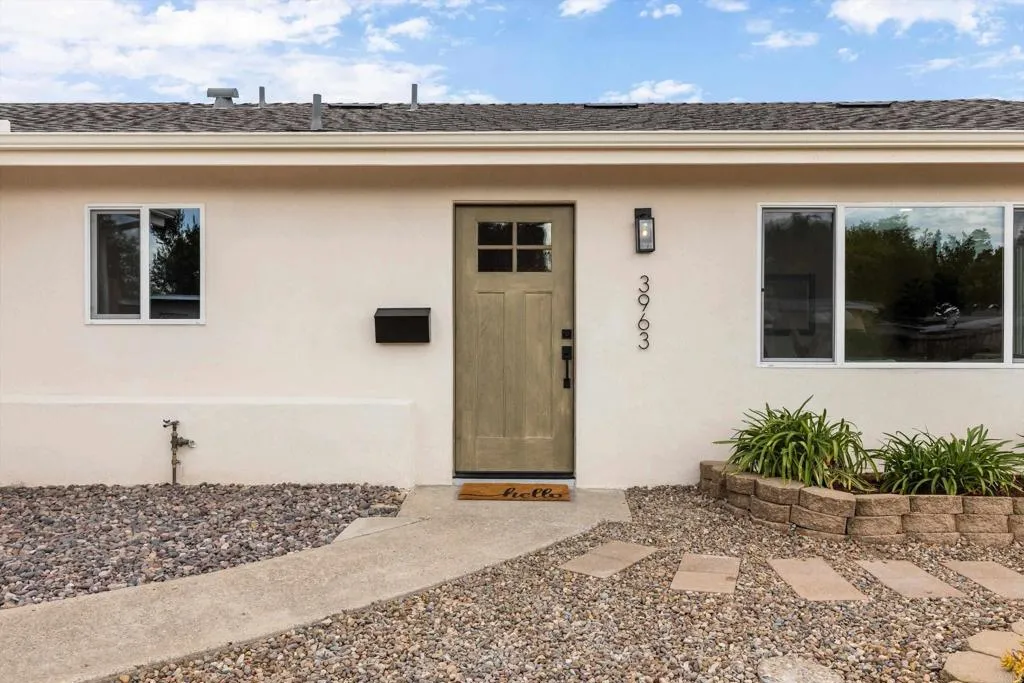 https://cdn.realtyfeed.com/cdn/127/306786974/f31ffe982a679eb612424b5176d853bf.webp