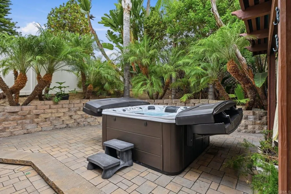 https://cdn.realtyfeed.com/cdn/127/306787005/1a1bd4e25be4cf9b19ad2219e0985b75.webp