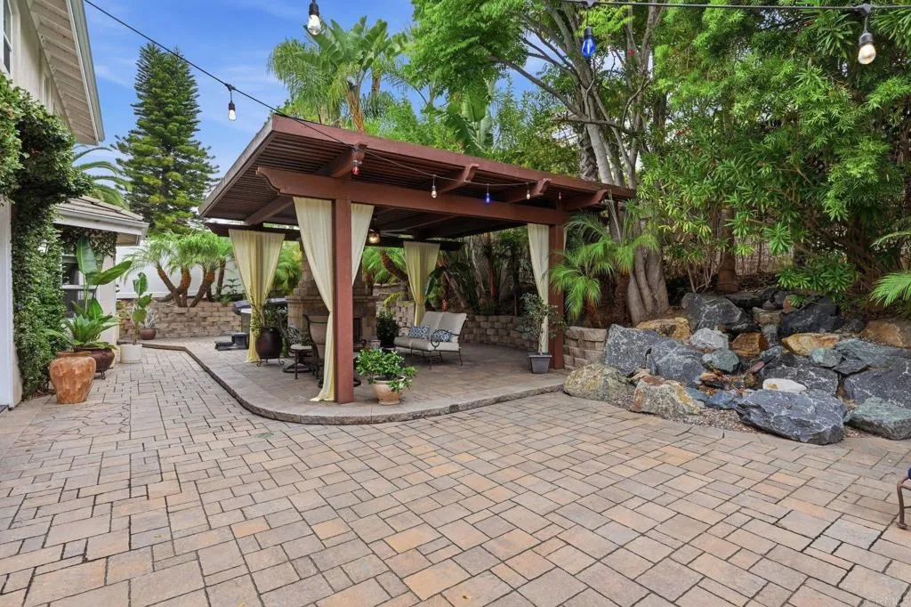 https://cdn.realtyfeed.com/cdn/127/306787005/26d0a24588d9fd21ff0f395bb92fc727.webp