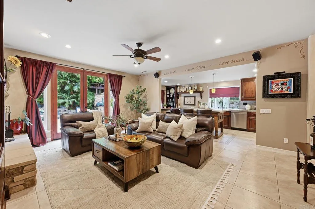 https://cdn.realtyfeed.com/cdn/127/306787005/8f428cb56f758cf1a721eaa39ff4eddd.webp
