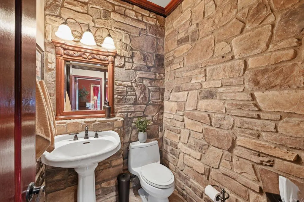 https://cdn.realtyfeed.com/cdn/127/306787005/af0f5ab94a029b5844d10b9c30ac1033.webp