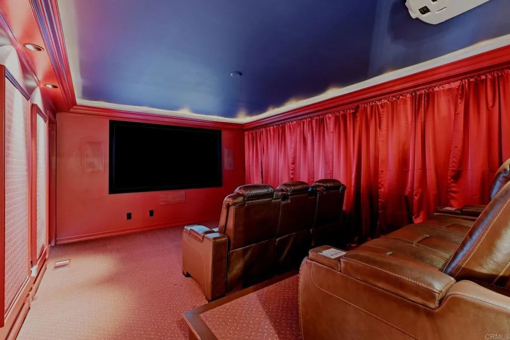 https://cdn.realtyfeed.com/cdn/127/306787005/c32019cbaf5a0d25d0c180cd484dc793.webp