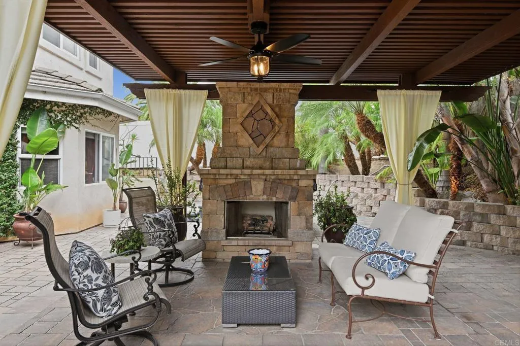 https://cdn.realtyfeed.com/cdn/127/306787005/f8be4e0589c744ee798d87ef29bb9e56.webp