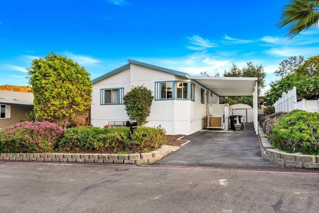https://cdn.realtyfeed.com/cdn/127/306787055/dfa5229bdd5146d8046fb44dbf5594ed.webp