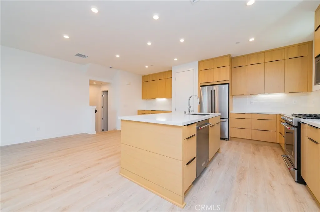 Photo #3: OC26172463 Listing: Photo #3