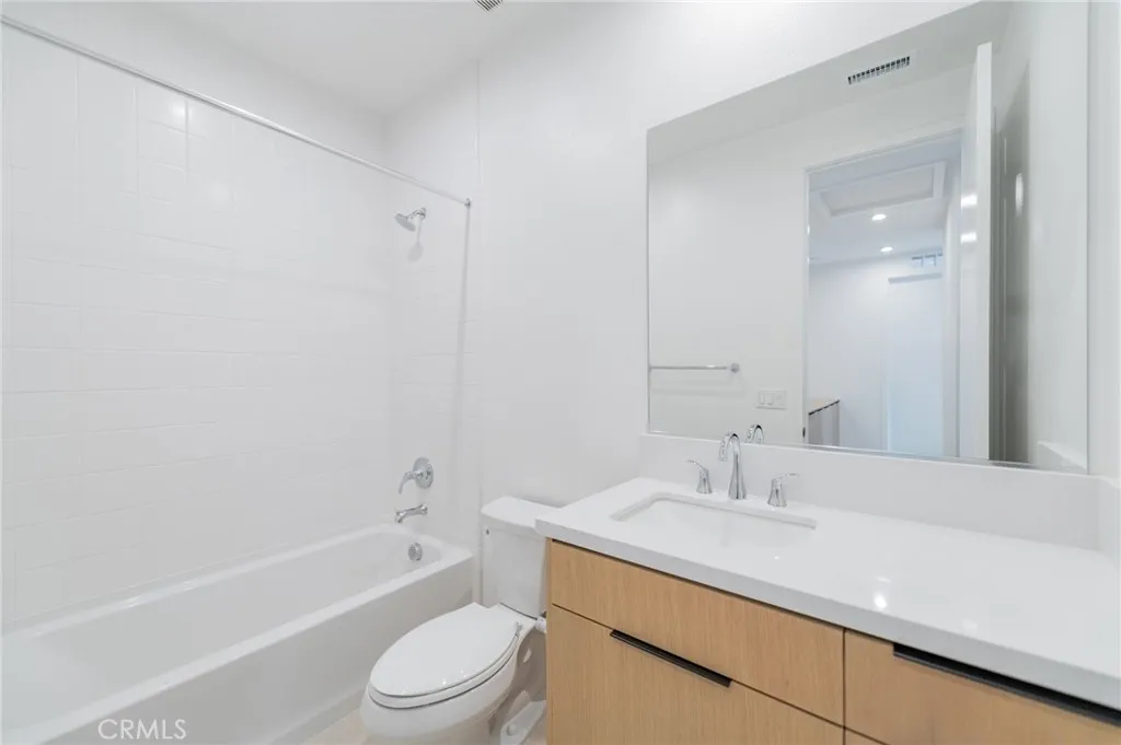 Photo #21: OC26172463 Listing: Photo #21