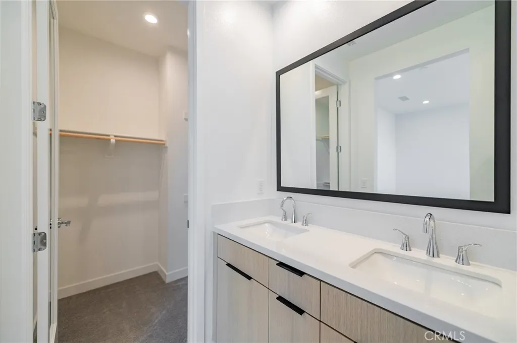 Photo #17: OC26172463 Listing: Photo #17