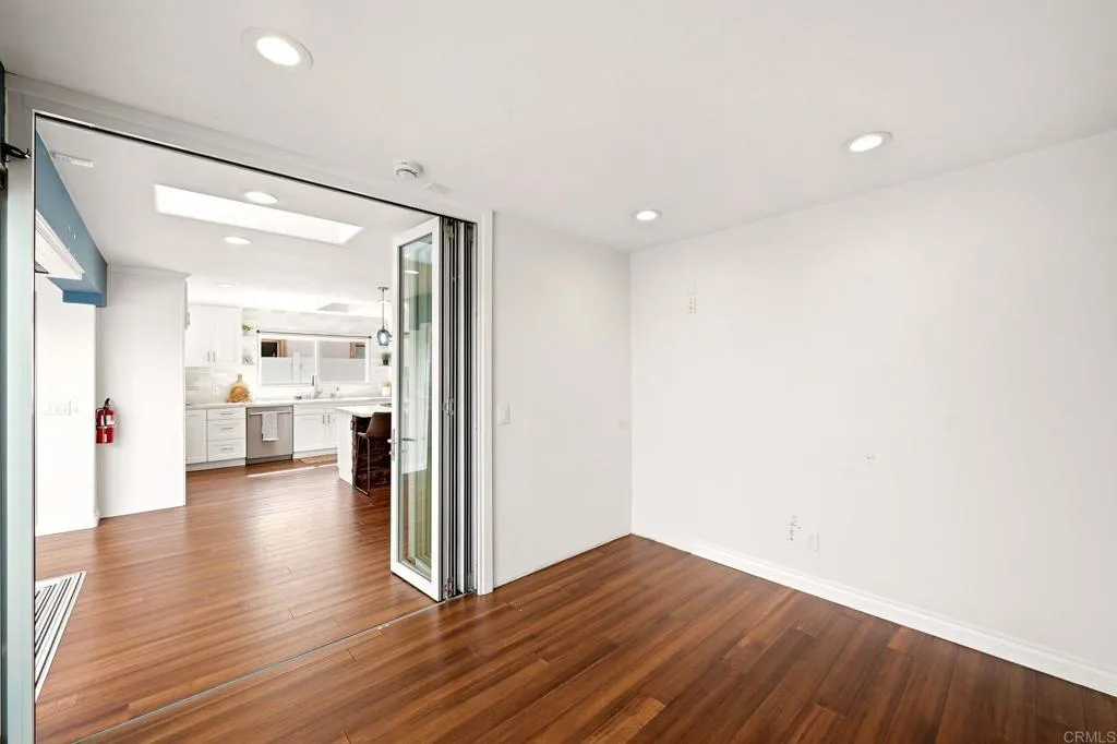 https://cdn.realtyfeed.com/cdn/127/306787065/8c491a807abdfe06864cd8a4274f8cfc.webp