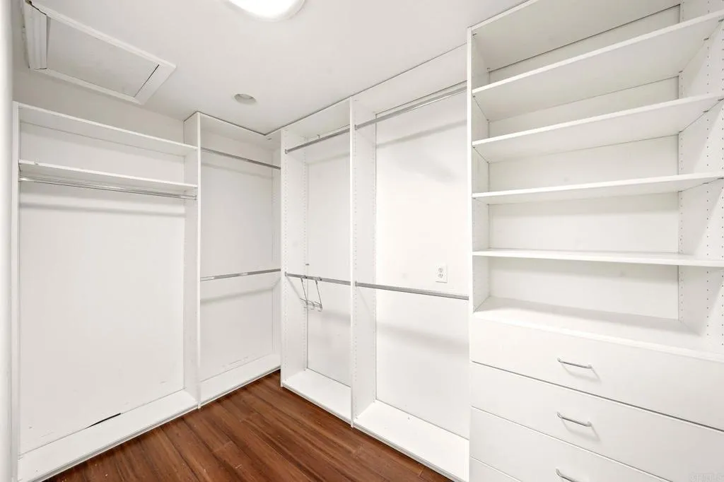 https://cdn.realtyfeed.com/cdn/127/306787065/f6ac4532c97b9cfc568e8897186abbdb.webp