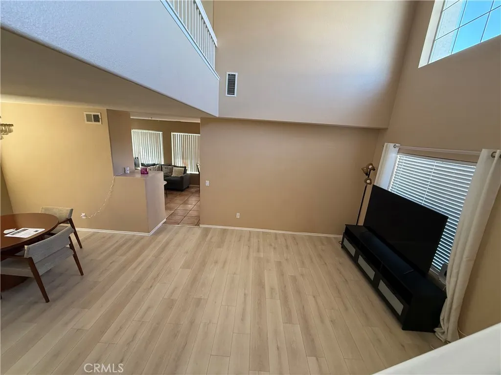 https://cdn.realtyfeed.com/cdn/127/306787071/54530f081785d76a5d4f353ff0b5e4df.webp