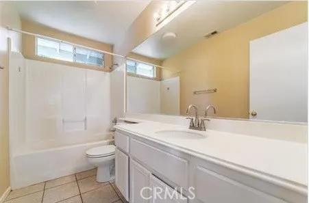 https://cdn.realtyfeed.com/cdn/127/306787071/78a5591fe6e98e939820efdbd7fdccf0.webp