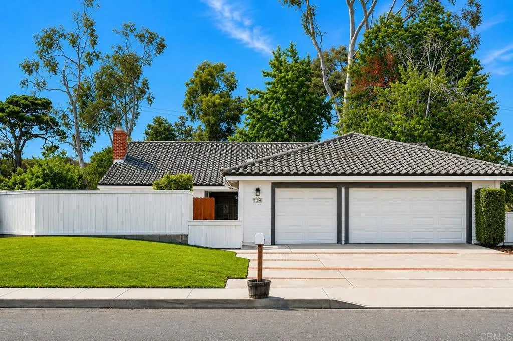 726 Santa Rufina Drive, Solana Beach, CA 92075 - Main photo, Solana Beach, CA