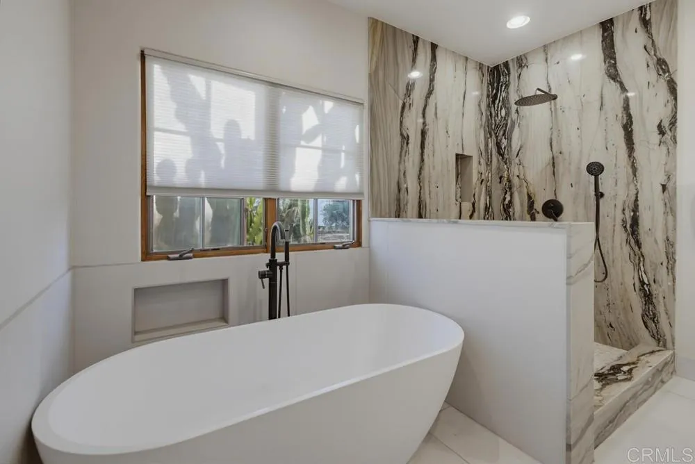 https://cdn.realtyfeed.com/cdn/127/306787247/2b7a15fe06de37dd159c2b42a23cf0e0.webp