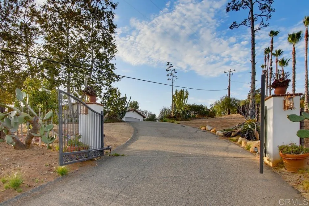 https://cdn.realtyfeed.com/cdn/127/306787247/59fab9a324bfc154403f38018ff01106.webp