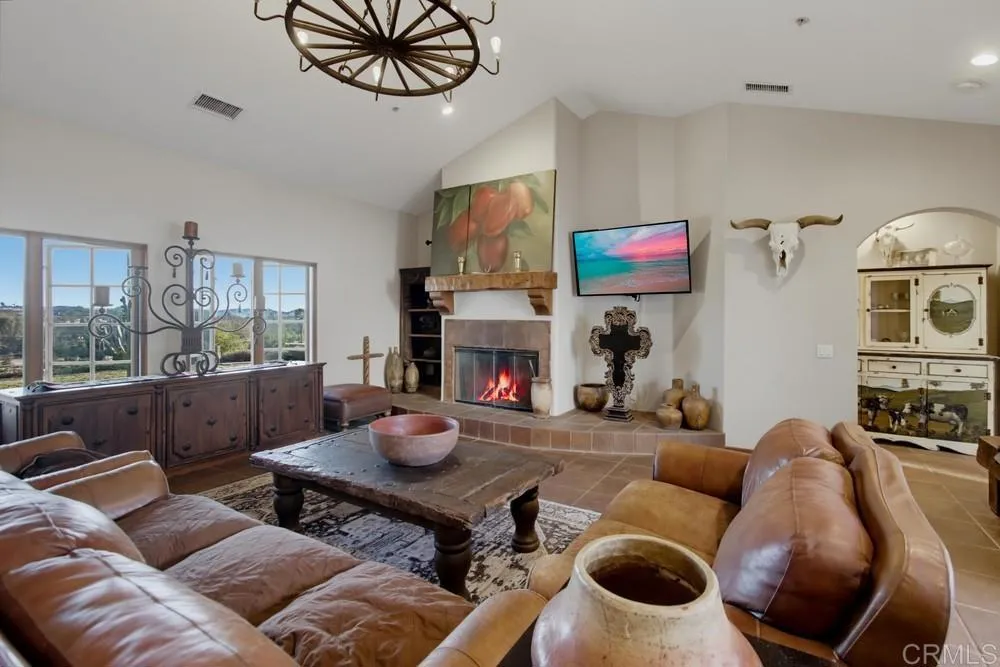 https://cdn.realtyfeed.com/cdn/127/306787247/67fef2e4a649eae8be772a124bb27907.webp