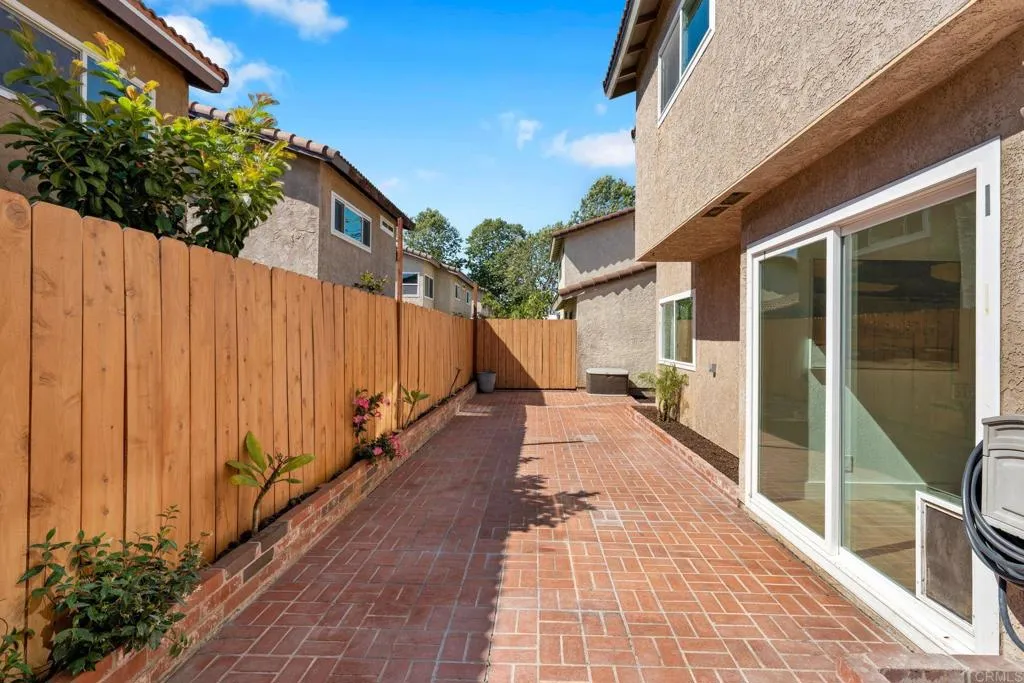 https://cdn.realtyfeed.com/cdn/127/306787263/bcd1230229e592ed119da59eb6d9b72b.webp