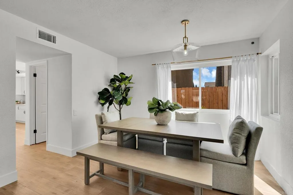 https://cdn.realtyfeed.com/cdn/127/306787263/f3cba87de65447dc260f84da67573169.webp