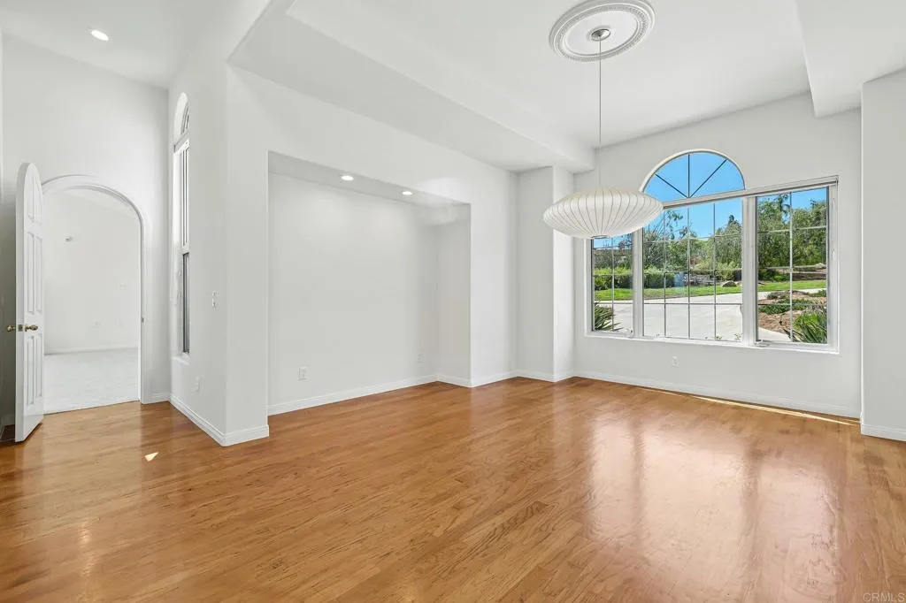 https://cdn.realtyfeed.com/cdn/127/306787296/661fea7296f0fca59fbaeacadb6c94bd.webp