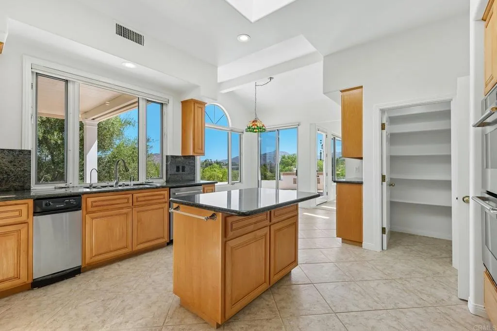 https://cdn.realtyfeed.com/cdn/127/306787296/7233c3fd4dd9eb8de74b39f8ed1af186.webp