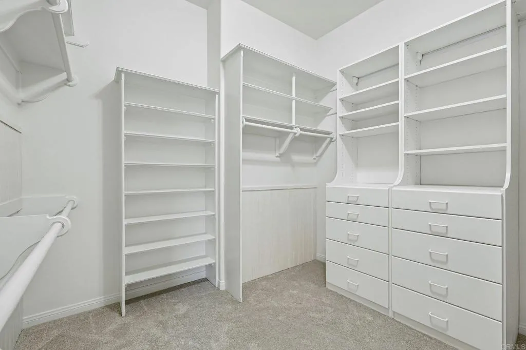 https://cdn.realtyfeed.com/cdn/127/306787296/8c40c62110663371021ca27720c00d38.webp