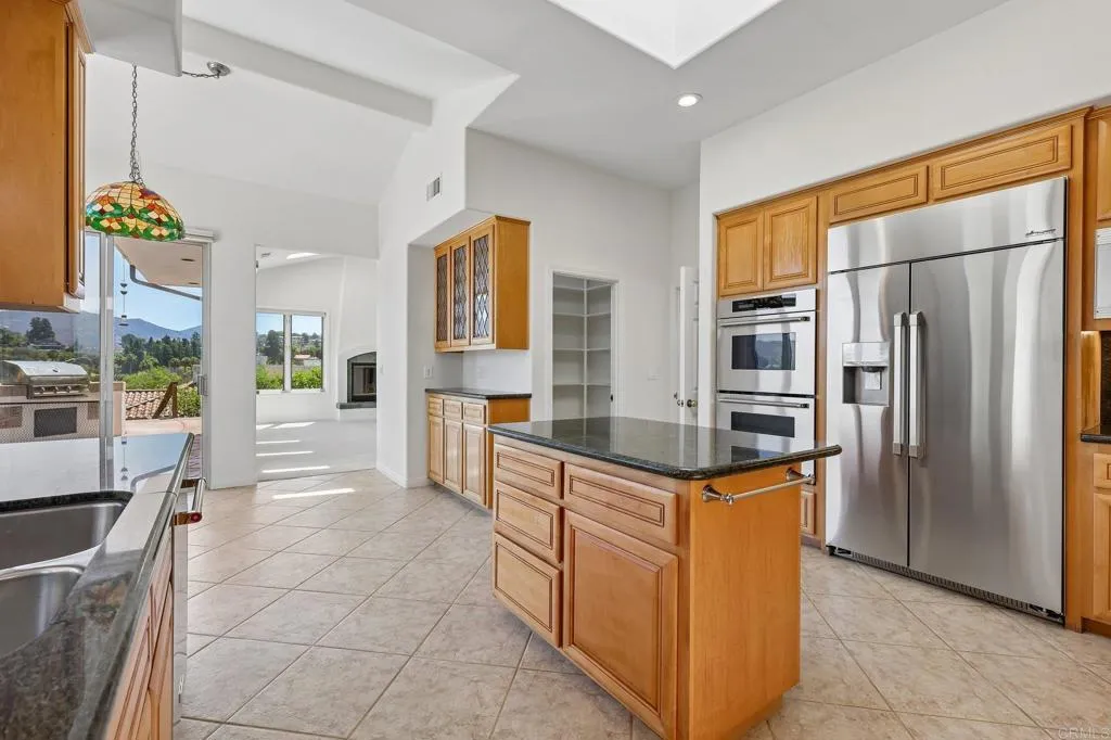 https://cdn.realtyfeed.com/cdn/127/306787296/8e3eab5cdb978393bdf59ec0ff69b2d5.webp