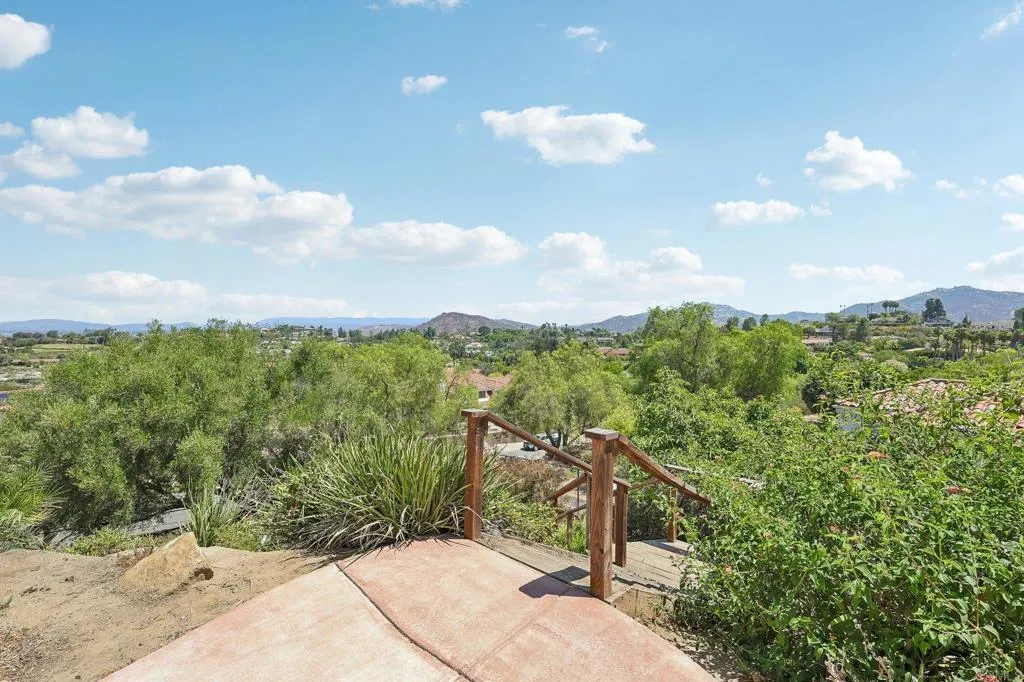 https://cdn.realtyfeed.com/cdn/127/306787296/c1f0b2131c7abfdc1f724a49c24555cb.webp