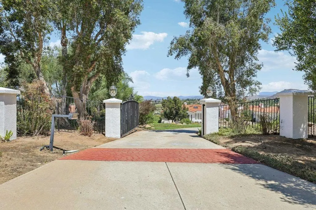 https://cdn.realtyfeed.com/cdn/127/306787296/daf0fa403c748571bdabe0d9ea261330.webp