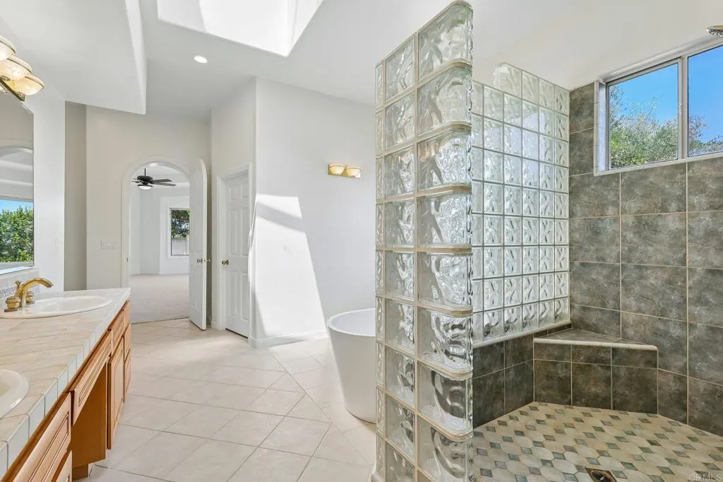 https://cdn.realtyfeed.com/cdn/127/306787296/ef6a4933f43cb0fb619d3b0f1fb69cf9.webp