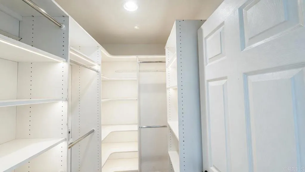 https://cdn.realtyfeed.com/cdn/127/306787341/f3b934e9a8042866245518c30409717d.webp