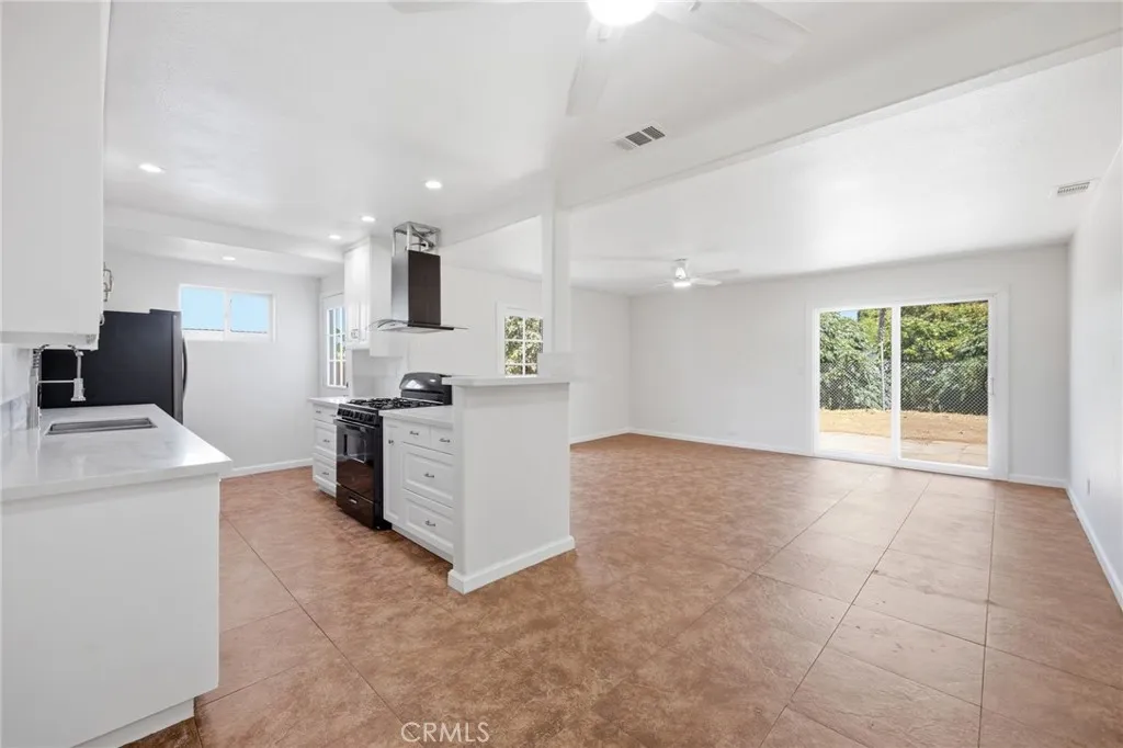 https://cdn.realtyfeed.com/cdn/127/306787384/4db6ddb7e6cb4b29385b35f983e43caa.webp