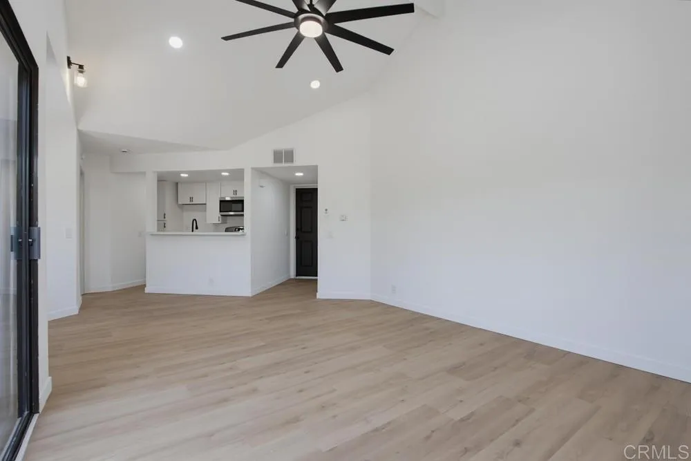 https://cdn.realtyfeed.com/cdn/127/306787386/8fa79663d6660f49fa30e051fdcaf19f.webp