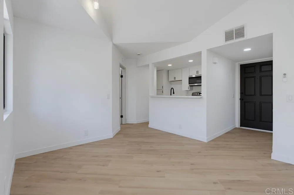 https://cdn.realtyfeed.com/cdn/127/306787386/b35a8428f8ab77f0c006efc0d1fc0cbd.webp