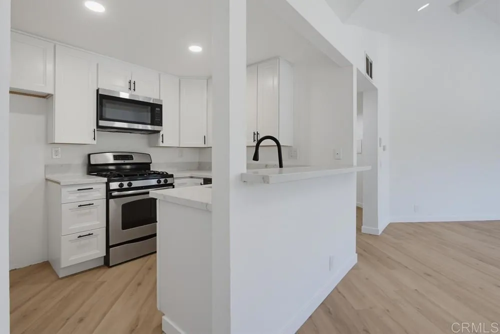 https://cdn.realtyfeed.com/cdn/127/306787386/c4b12f997561c0d8099176b6f2c756ab.webp