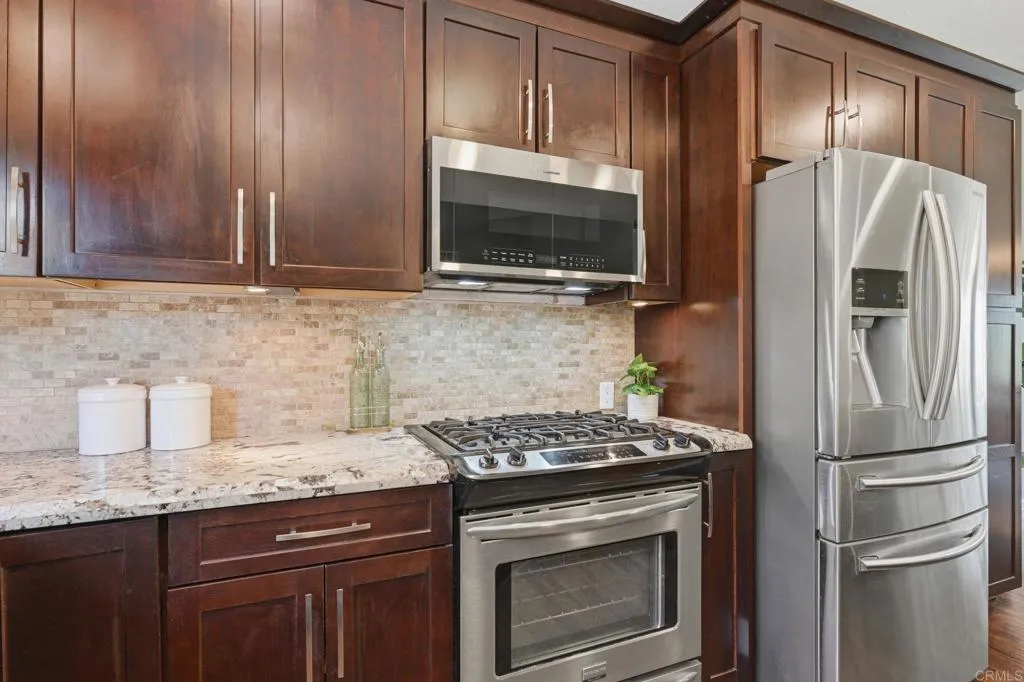 https://cdn.realtyfeed.com/cdn/127/306787387/f34c716f626cdf2698ced396cab497b7.webp