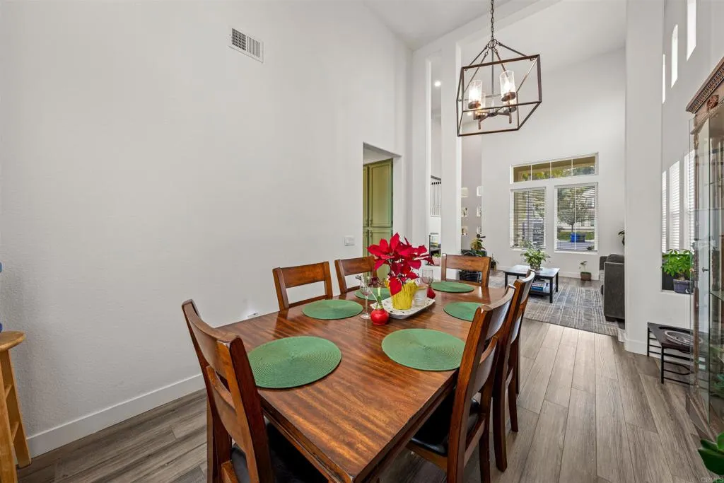 https://cdn.realtyfeed.com/cdn/127/306787395/aba116ade6f2d1c8f9879c025b386dc4.webp