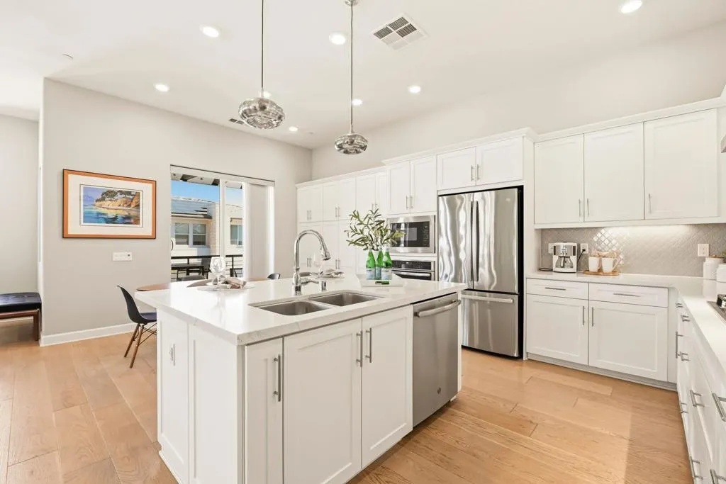https://cdn.realtyfeed.com/cdn/127/306787474/151f613fee2ba49b4db31f01857a99af.webp