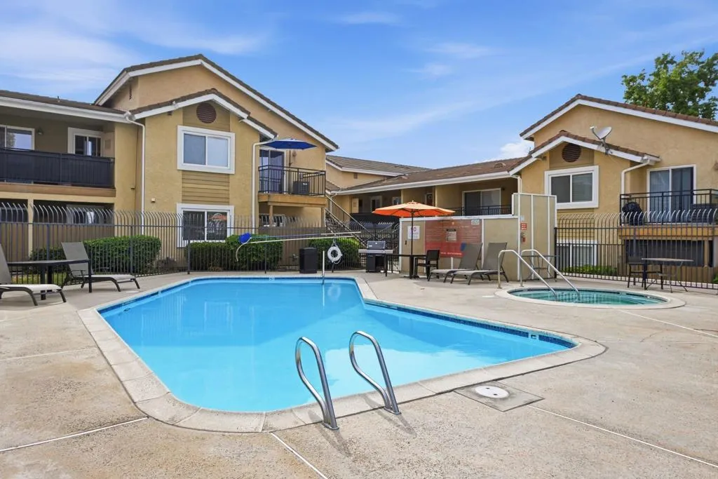 495 San Pasqual Valley Road Unit 152, Escondido, CA 92027 - Main photo, Escondido, CA