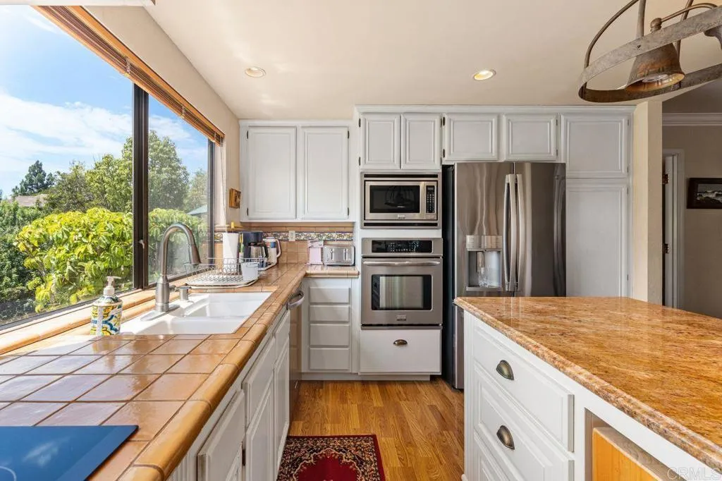 https://cdn.realtyfeed.com/cdn/127/306787506/f01d72e3fd1887613dfbc1b917fb51ce.webp