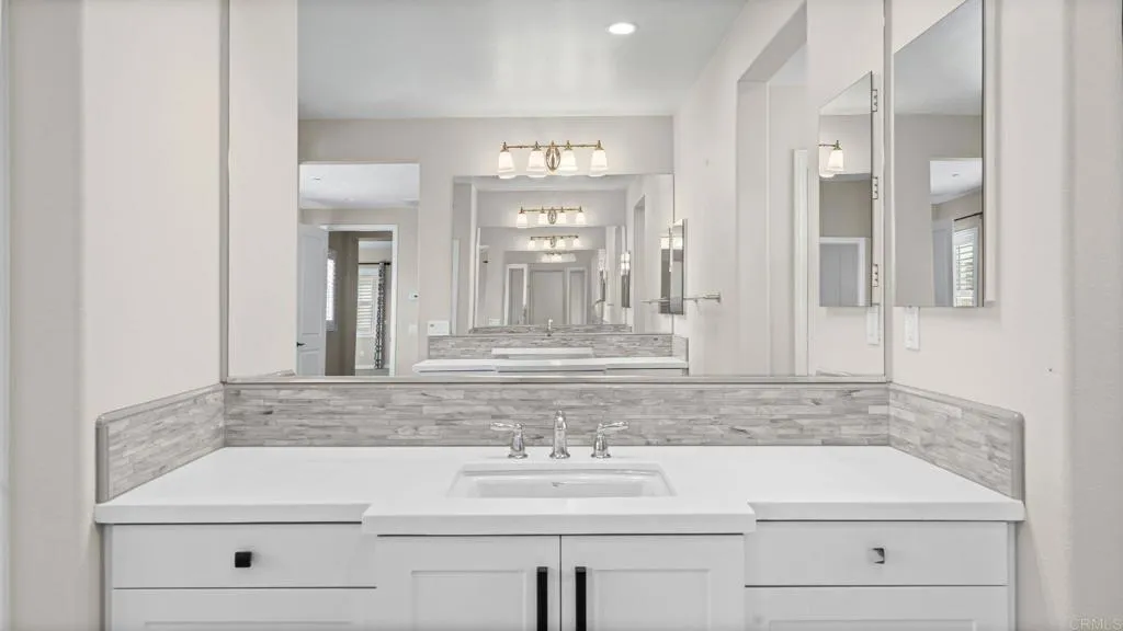 https://cdn.realtyfeed.com/cdn/127/306787518/ece8500e1d53df5a905e1953ff424c01.webp