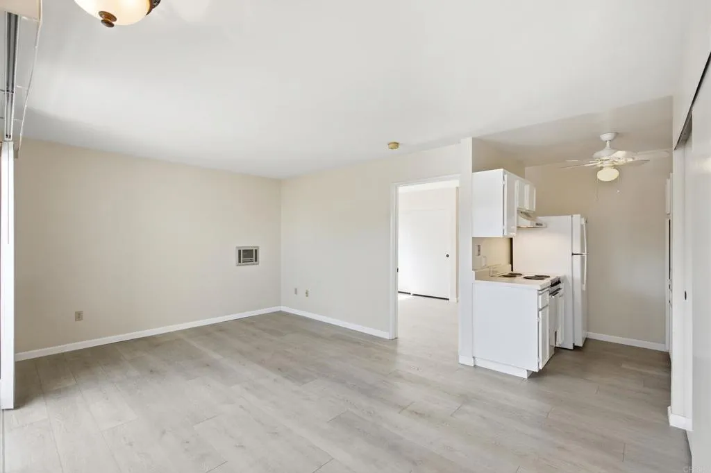https://cdn.realtyfeed.com/cdn/127/306787539/098a093d47d1acdc2ebb7e183e9e8430.webp