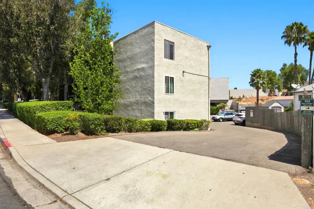 https://cdn.realtyfeed.com/cdn/127/306787539/c4fb0f8c4251417f266d296386f66a67.webp