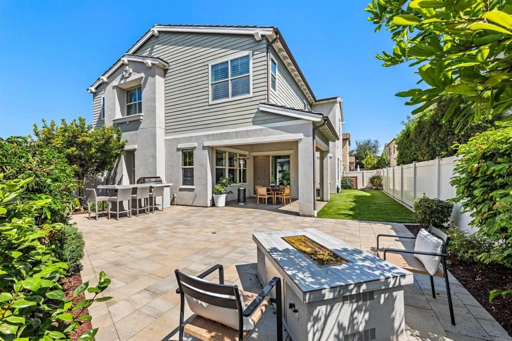 https://cdn.realtyfeed.com/cdn/127/306787551/15d91f7c6dfe168bf87defef3bcb3436.webp