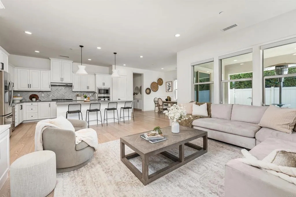 https://cdn.realtyfeed.com/cdn/127/306787551/947a9c9cedb88b1a7593d2cc49a1acd5.webp