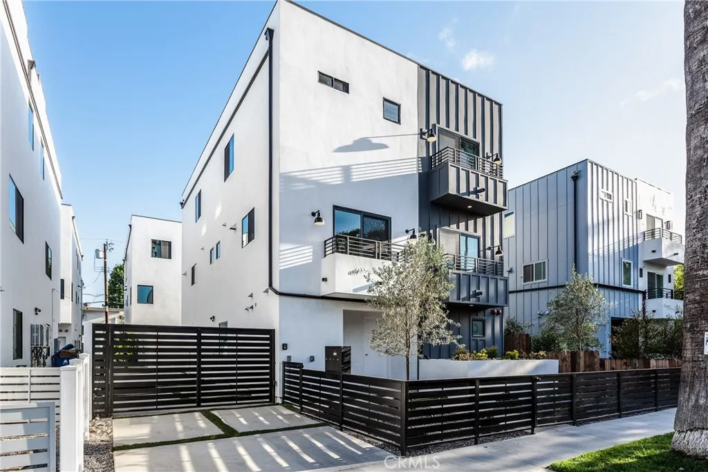 North Hollywood, CA 91601