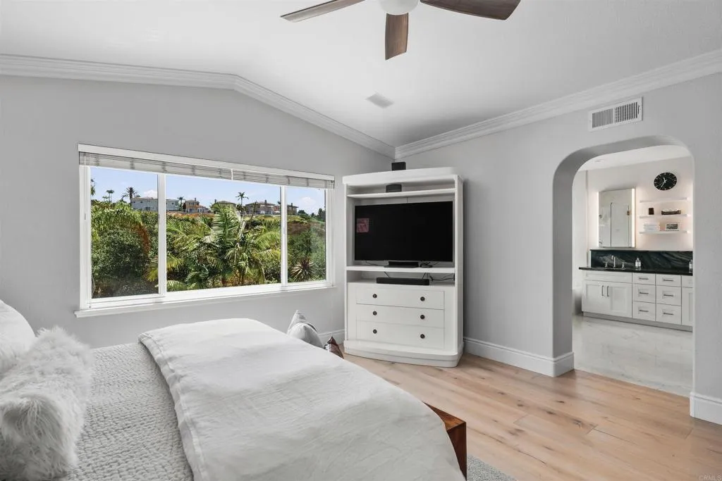 https://cdn.realtyfeed.com/cdn/127/306787591/00f2c8c5e717ee820954706d5f6f2558.webp