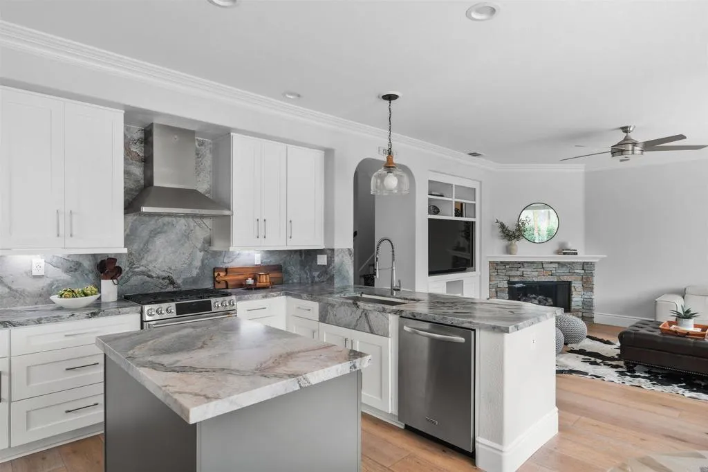 https://cdn.realtyfeed.com/cdn/127/306787591/d494c84388470c01f4f0f3580ddbc8b5.webp