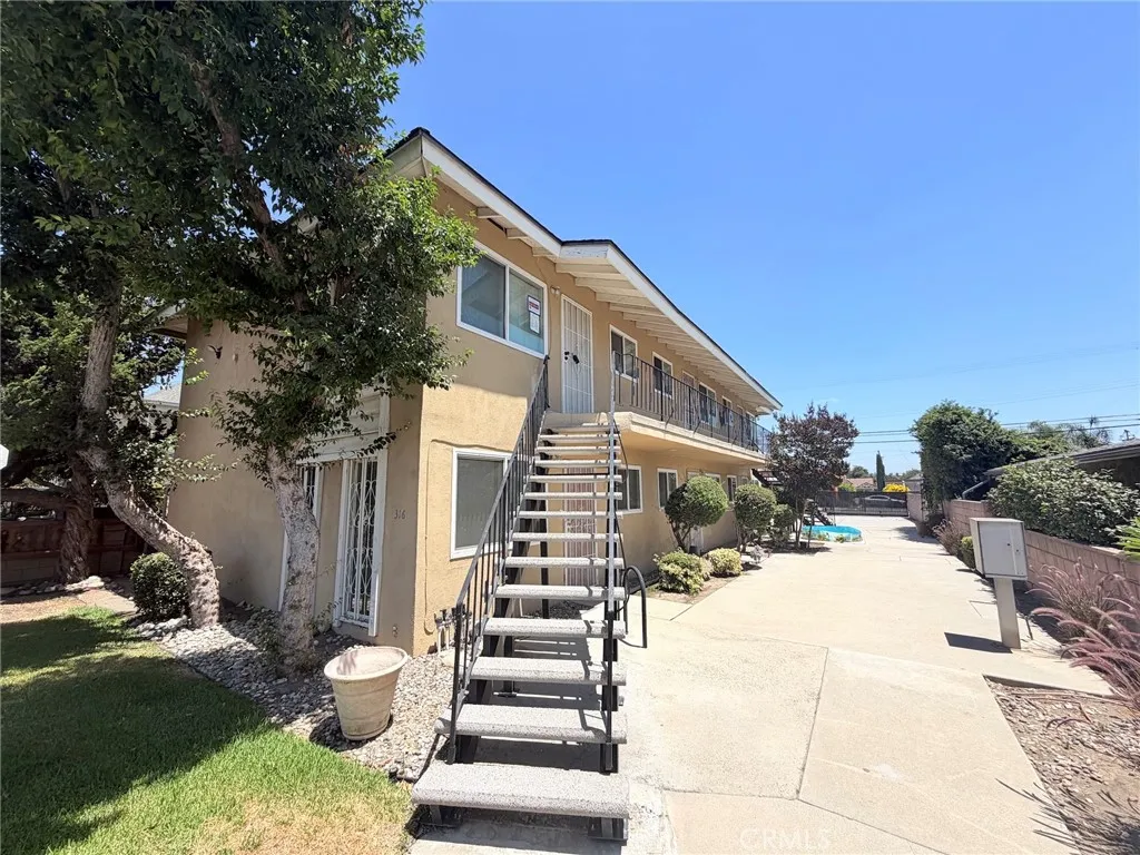 Azusa, CA 91702